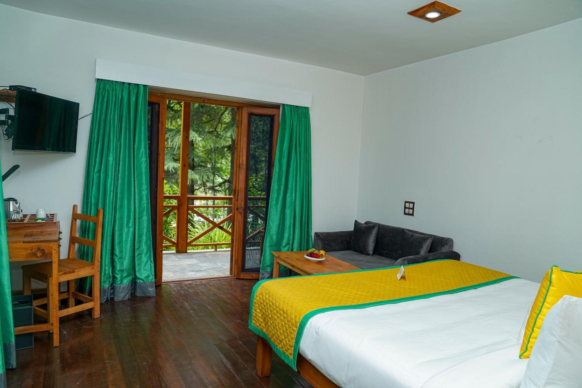 Отель Zone Connect By The Park, Manali Экстерьер фото