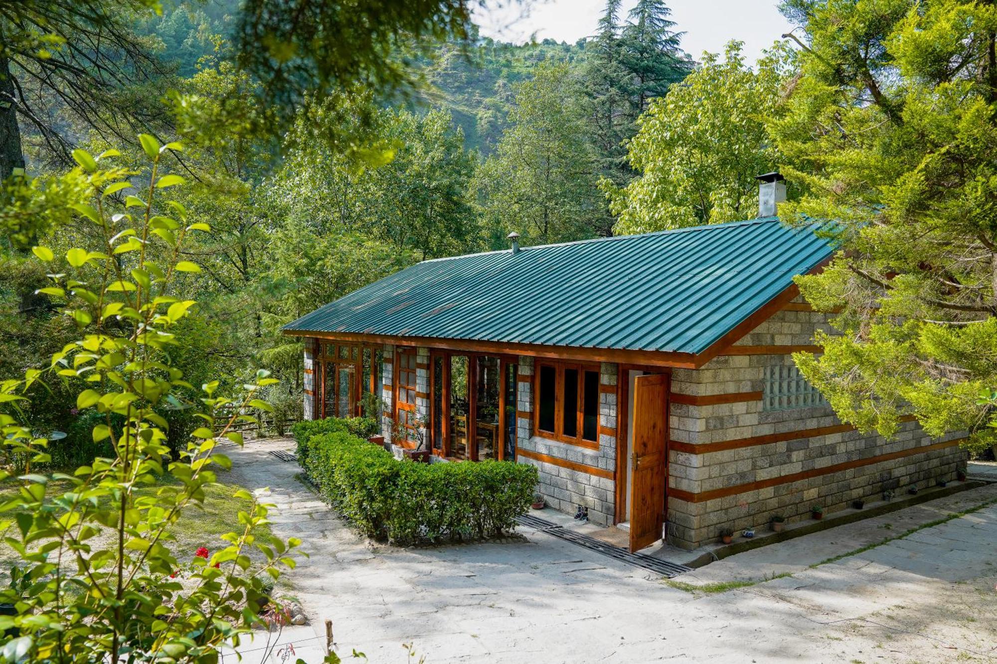 Отель Zone Connect By The Park, Manali Экстерьер фото